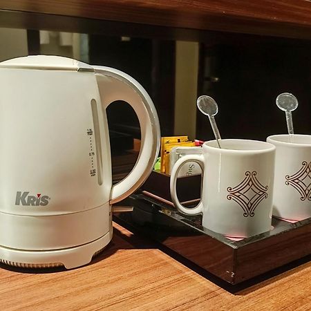 Grand Cakra Hotel Malang Ngoại thất bức ảnh