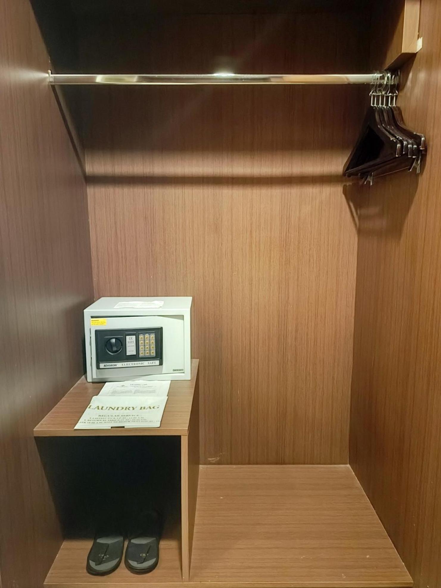 Grand Cakra Hotel Malang Ngoại thất bức ảnh