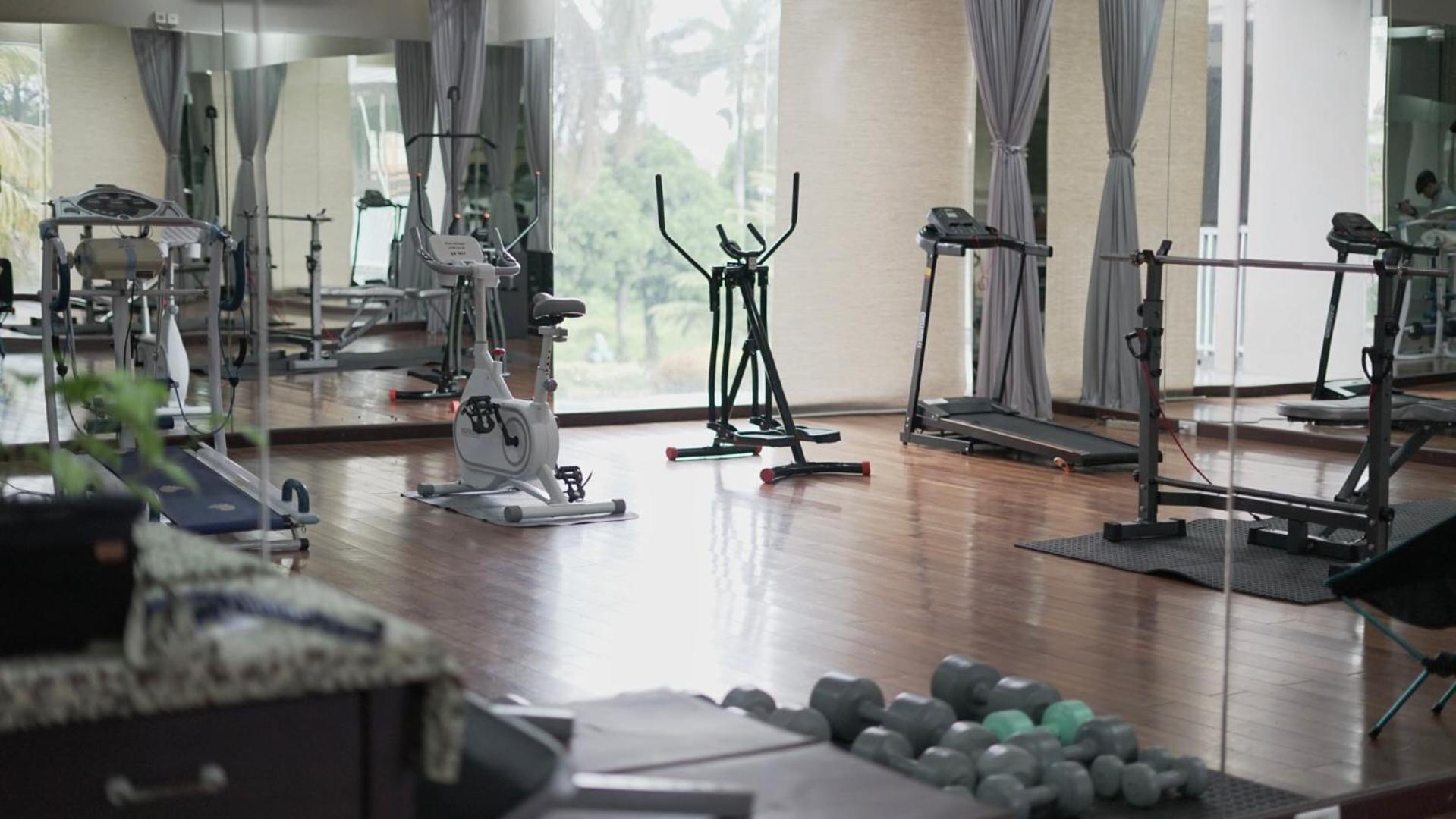 Grand Cakra Hotel Malang Ngoại thất bức ảnh