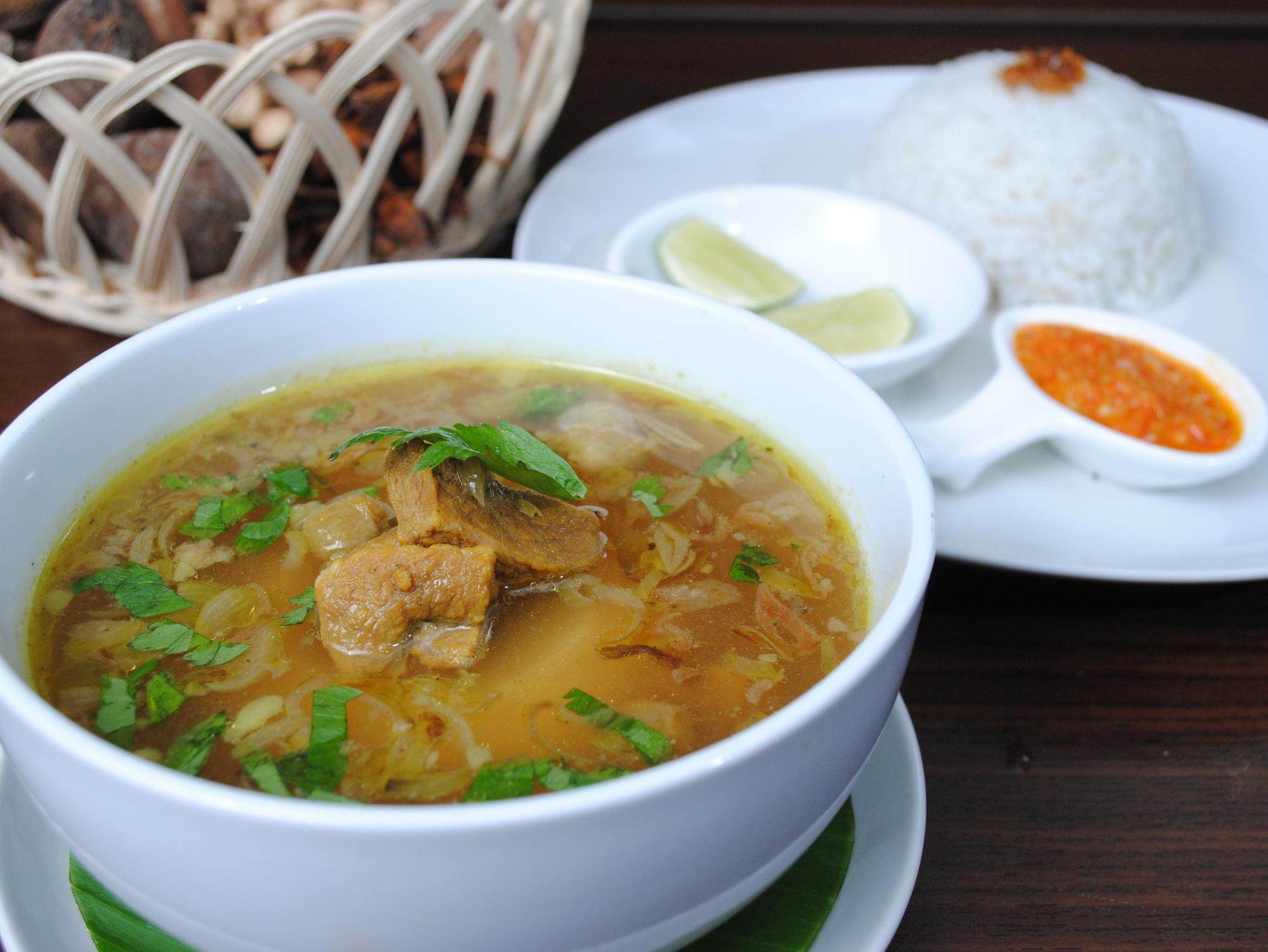 Grand Cakra Hotel Malang Ngoại thất bức ảnh