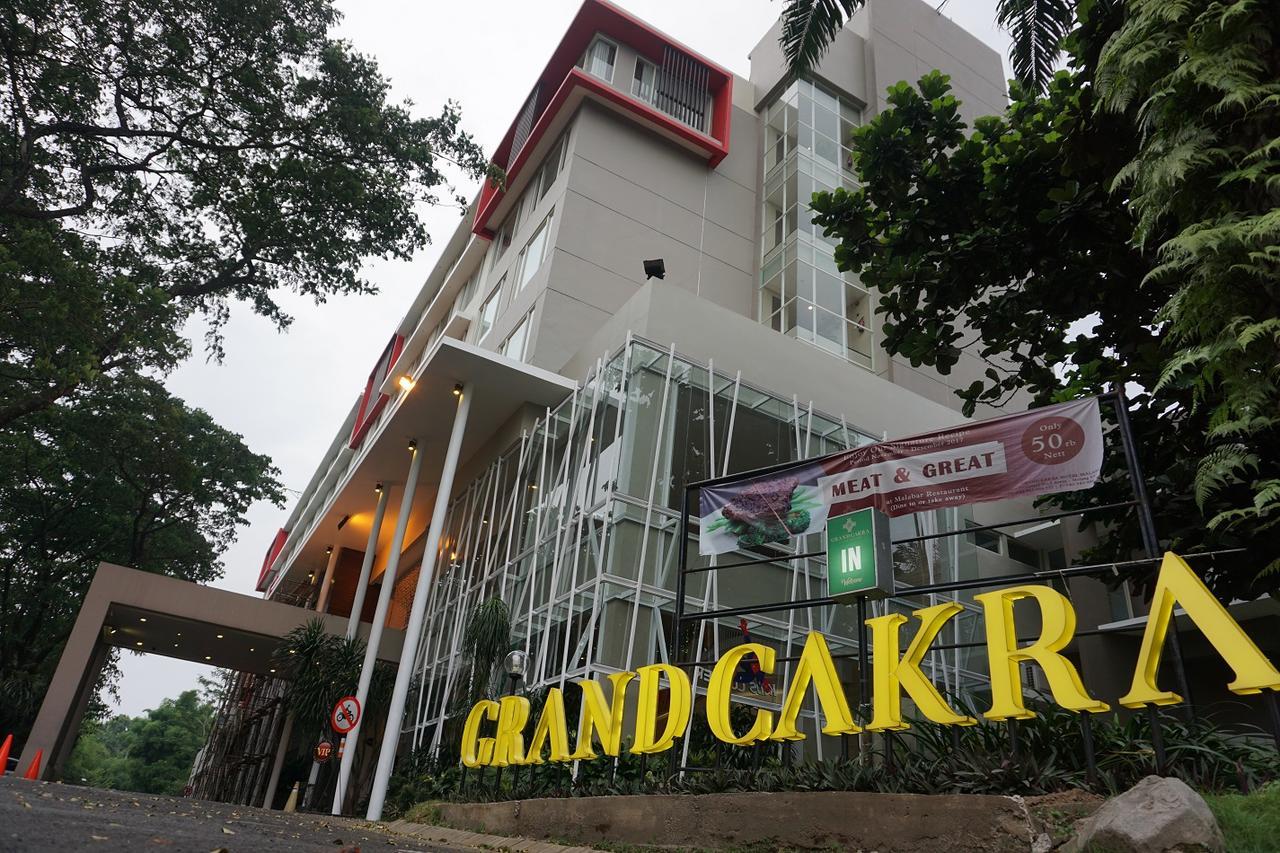 Grand Cakra Hotel Malang Ngoại thất bức ảnh