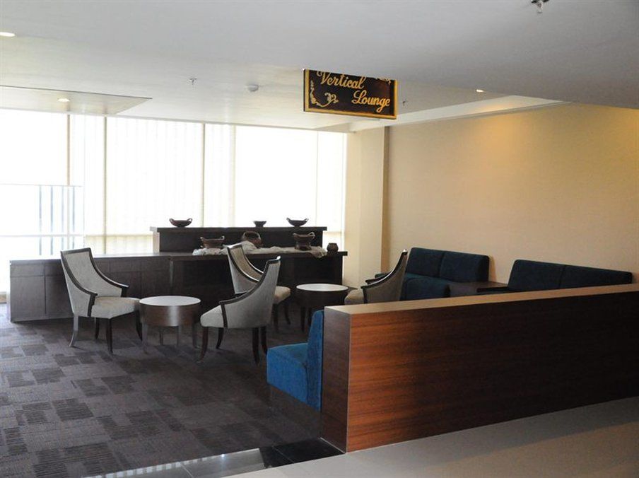 Grand Cakra Hotel Malang Ngoại thất bức ảnh