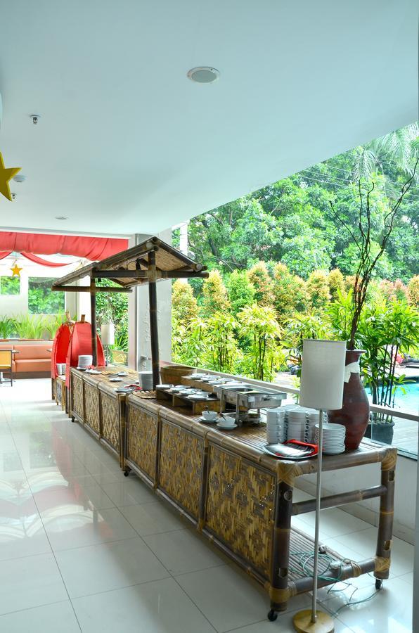 Grand Cakra Hotel Malang Ngoại thất bức ảnh