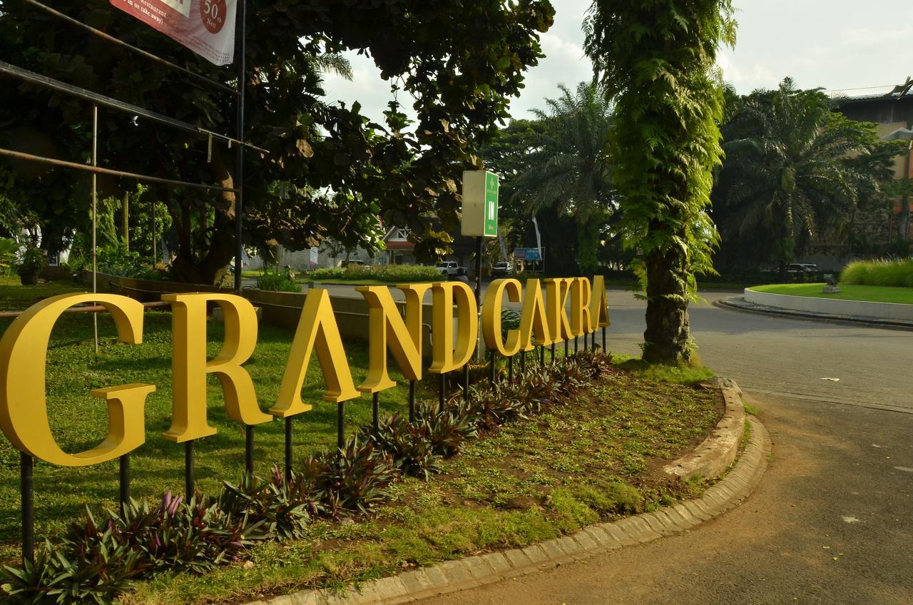 Grand Cakra Hotel Malang Ngoại thất bức ảnh